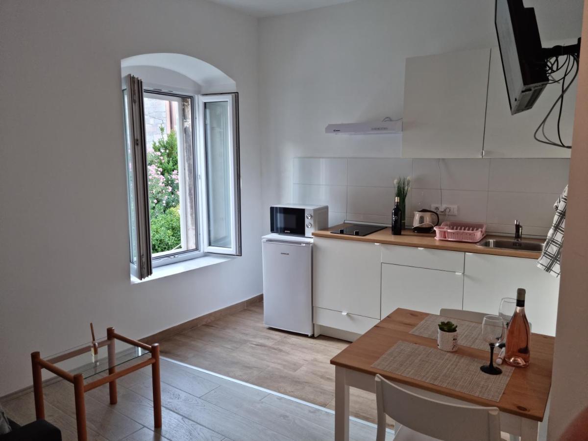 Apartament Vlaho *